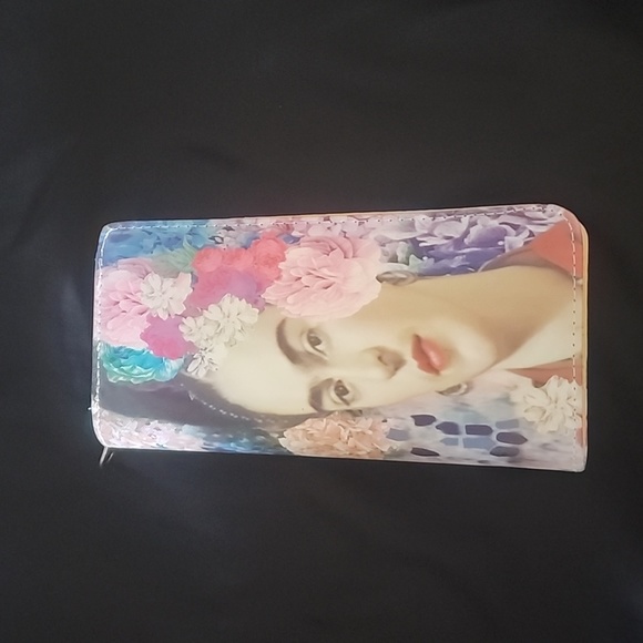 Wallet - Picture 2 of 6